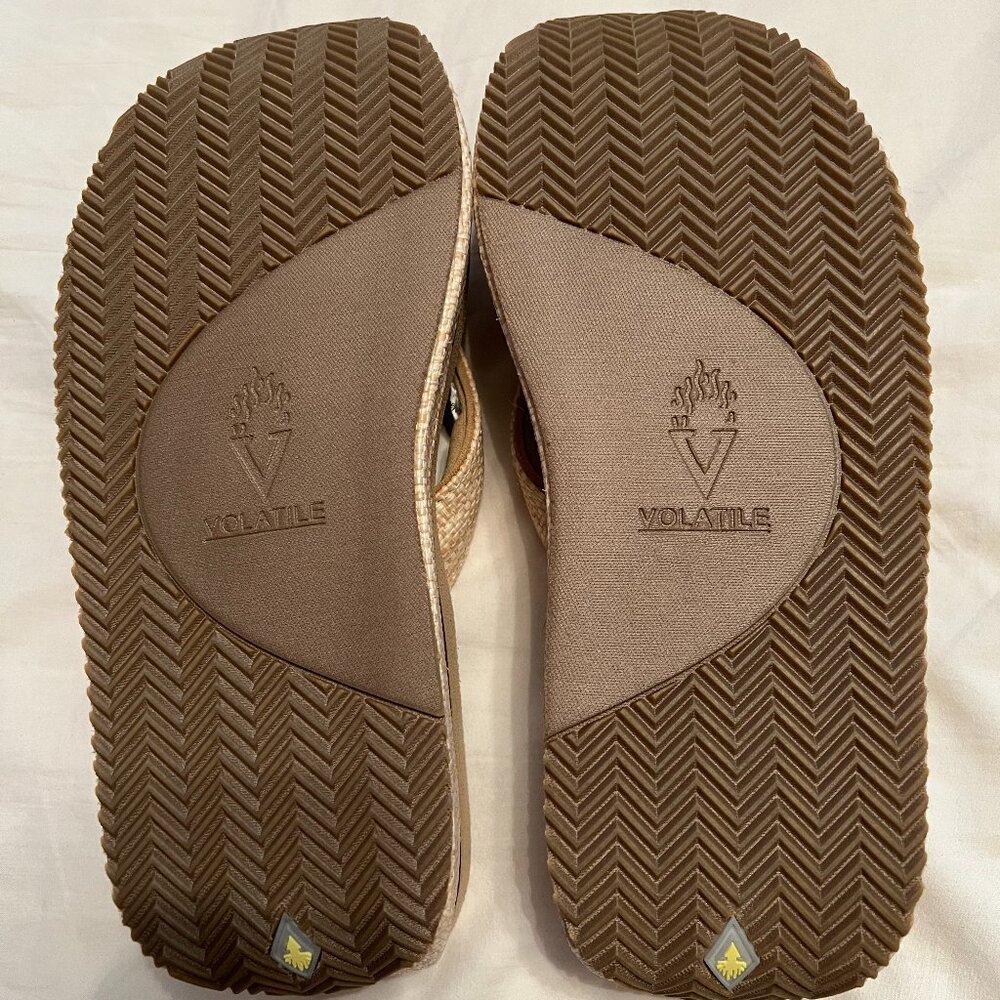 Volatile flip flops NWB size 7 - Picture 2 of 6